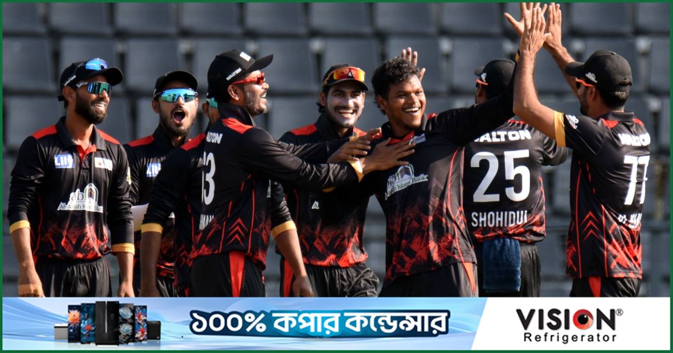 অভিজ্ঞতা ও তারুণ্যের মিশেলে গড়া দুই ঢাকার স্কোয়াড